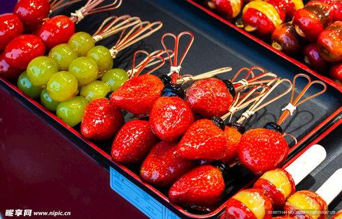 糖葫芦网红地摊图,街头美食新宠，网红打卡必去之地