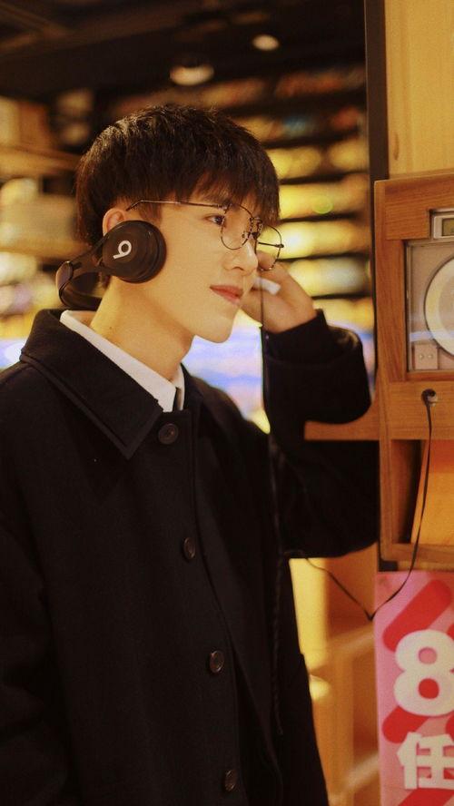 手机壁纸男明星,手机壁纸中的男明星风采