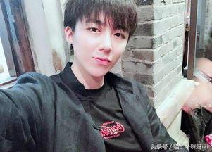 抖音男男吃瓜,男男吃瓜事件，揭秘娱乐圈背后的秘密