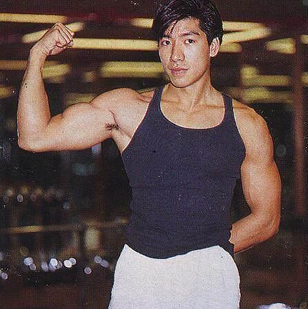 章鱼双手肌肉哪个明星,揭秘明星的健身奥秘